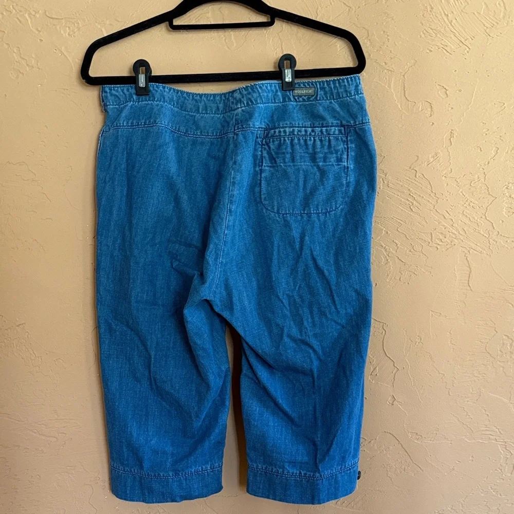 Woolrich Blue Denim Cargo Capris women’s size 14 - Picture 2 of 8